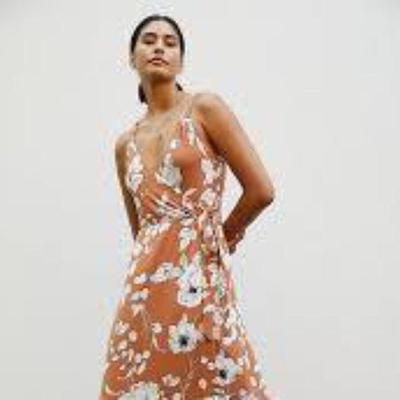 Ruffled Floral Midi Dress - Picture 3 of 9